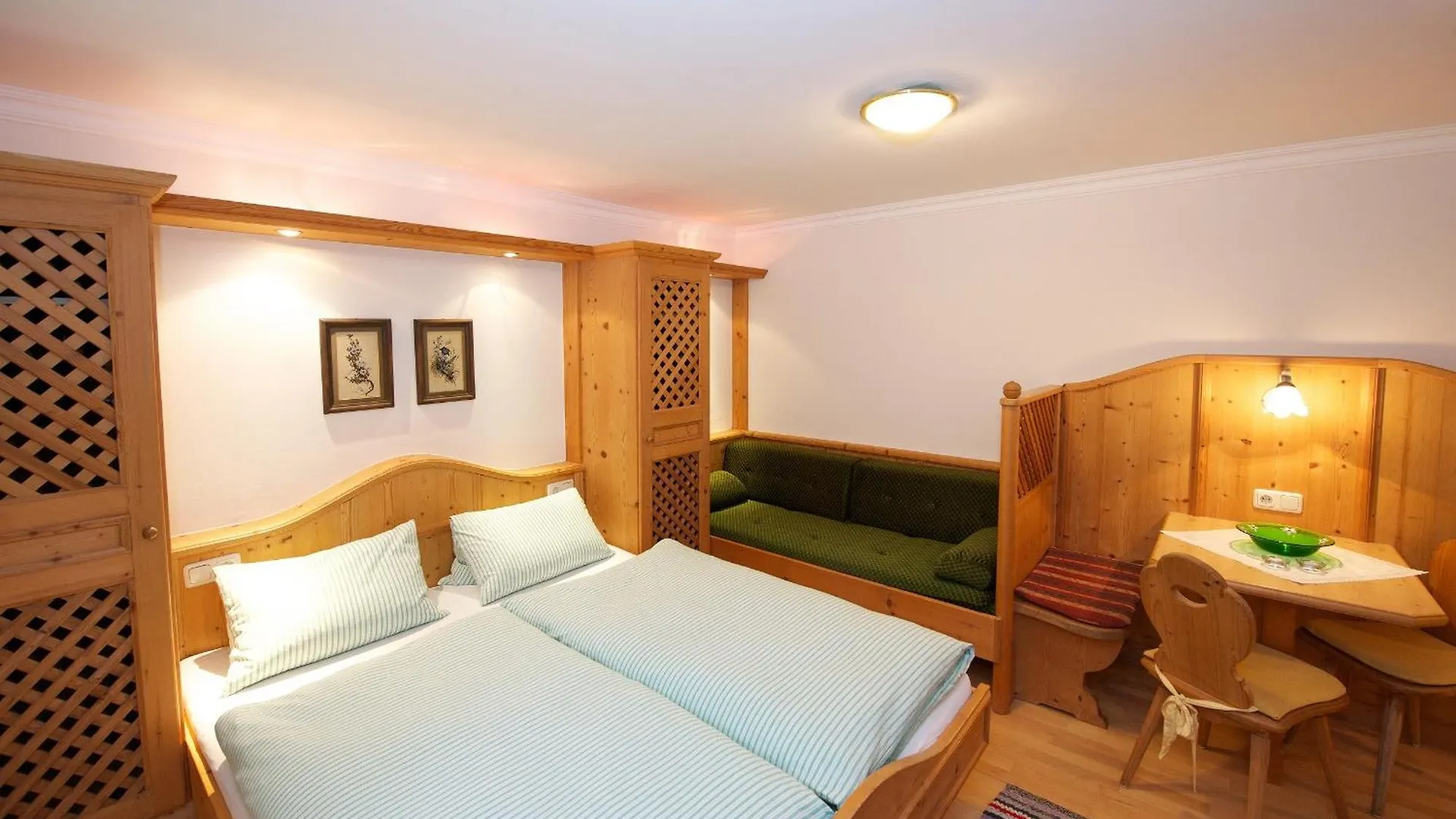 Forsthaus Pernthaner Saalbach-Hinterglemm Austria